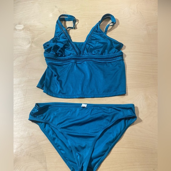 Fresh Water Two Piece Swimsuit XXL (JI) - Picture 6 of 11